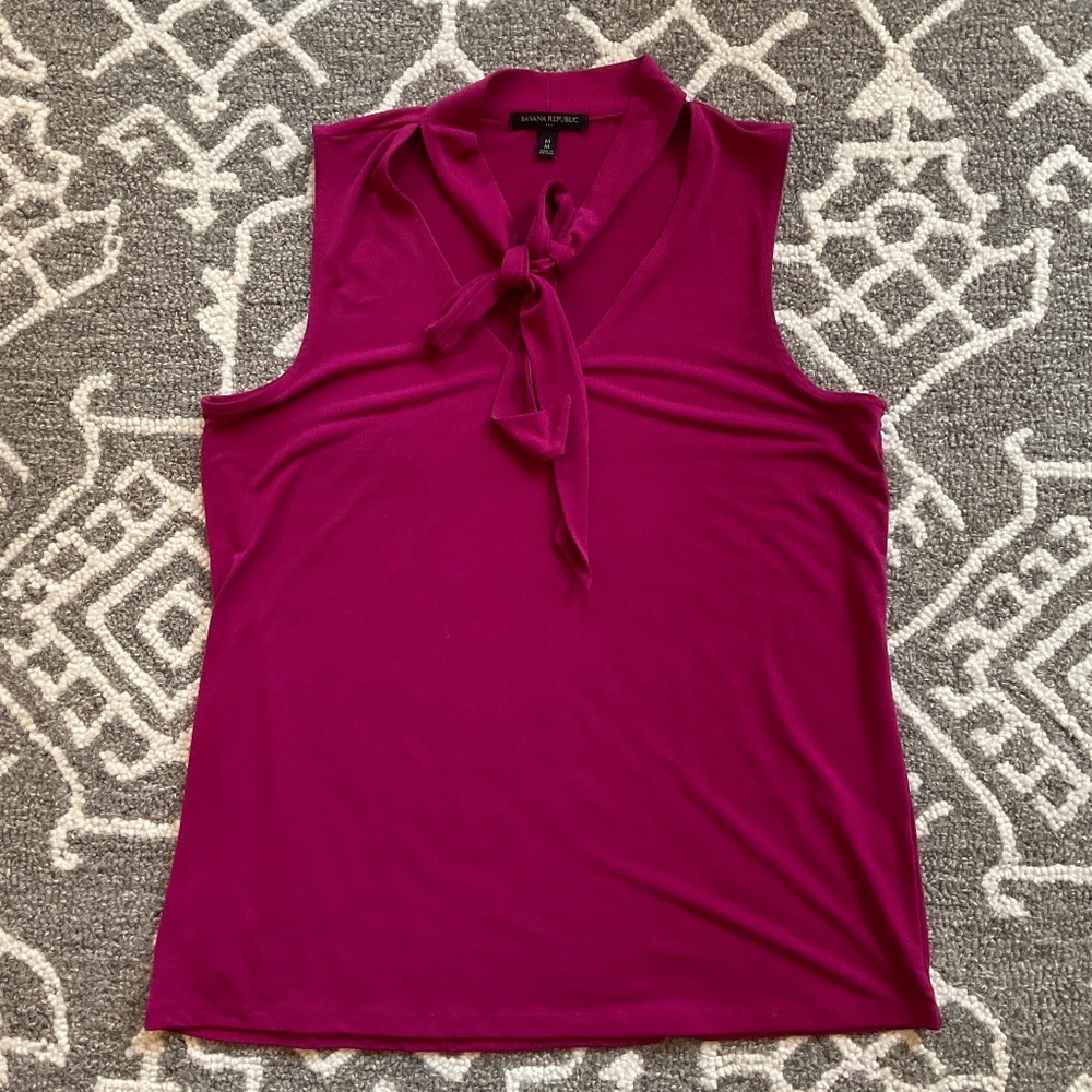BANANA REPUBLIC blouse pink neck tie Nobel. Size M.